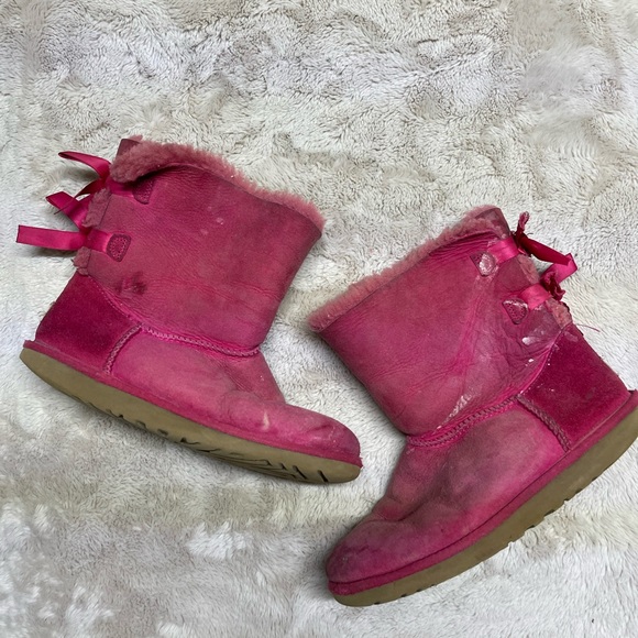 UGG Boots - Picture 1 of 8